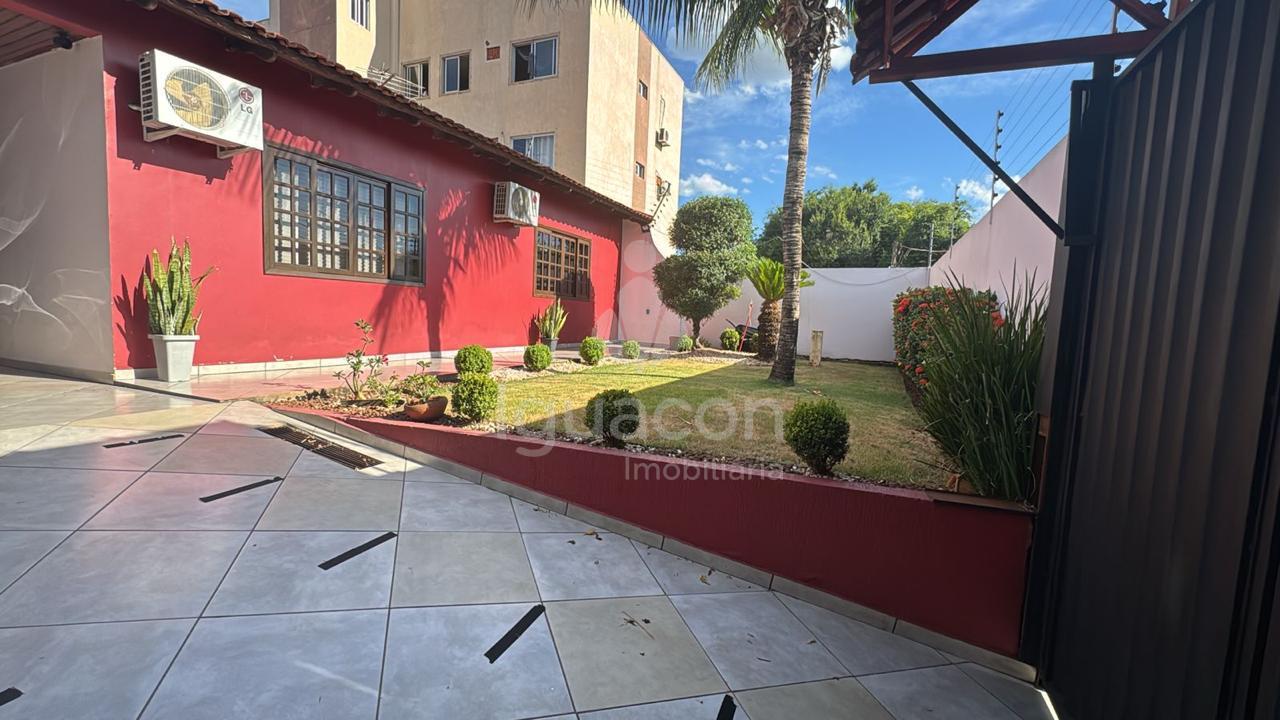 Casa com 03 Dormitórios e 01 Suíte no bairro Jardim Panorama