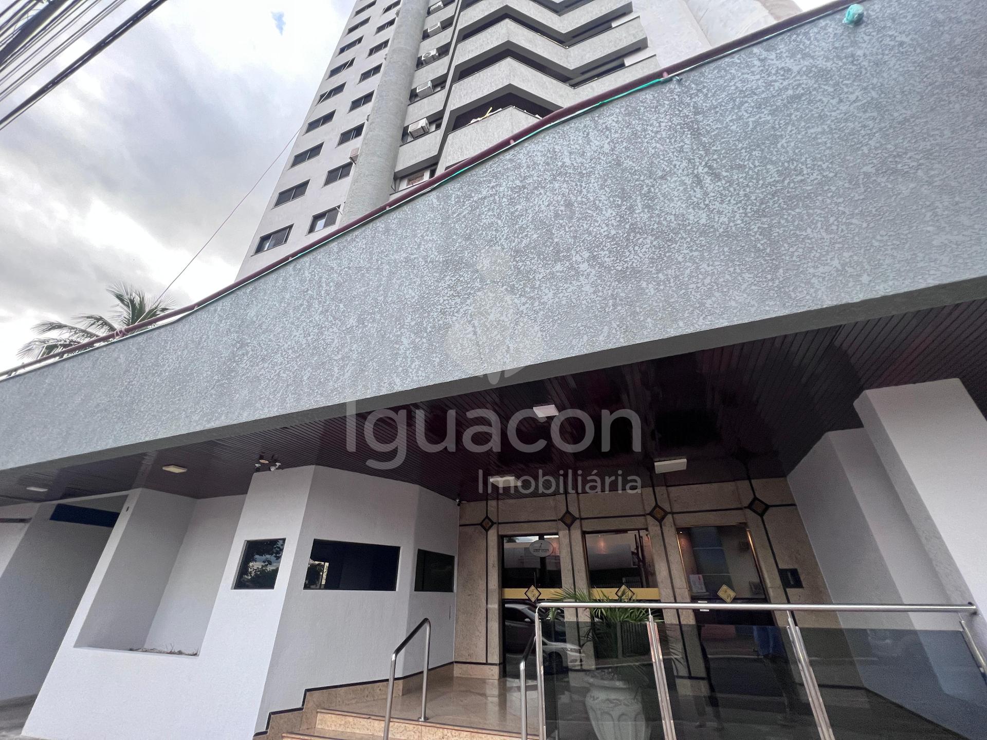 Apartamento com 04 Dormitórios sendo 02 Suites e Sacada no Edi...