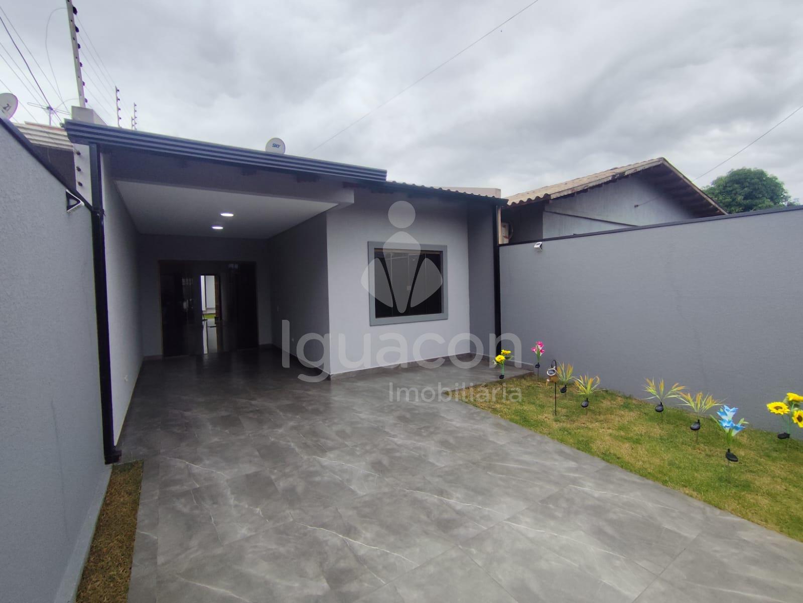 Casa com 02 Dormitórios sendo 01 Suíte e Edícula no Parque Our...