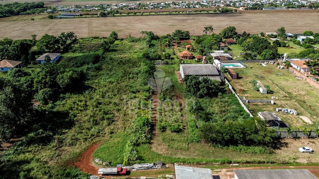 Área de terra com um barracão na região de Três Lagoas, Foz do...