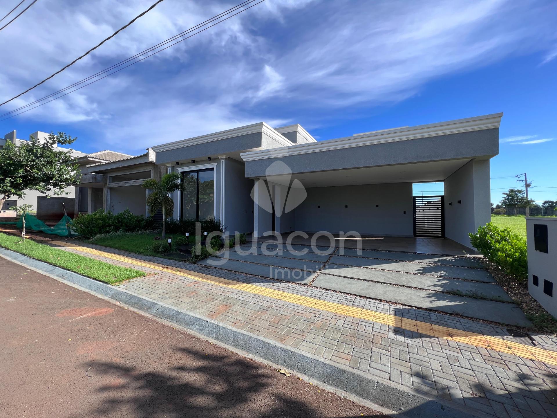 Casa no Condom?nio ?guas Claras com 03 su?tes, Foz do Igua?u - PR