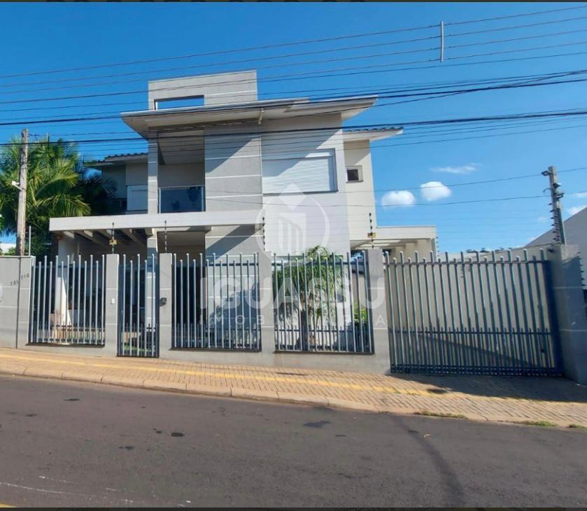 Sobrado Semi Mobiliado com 04 Suites e Piscina no Jardim Central