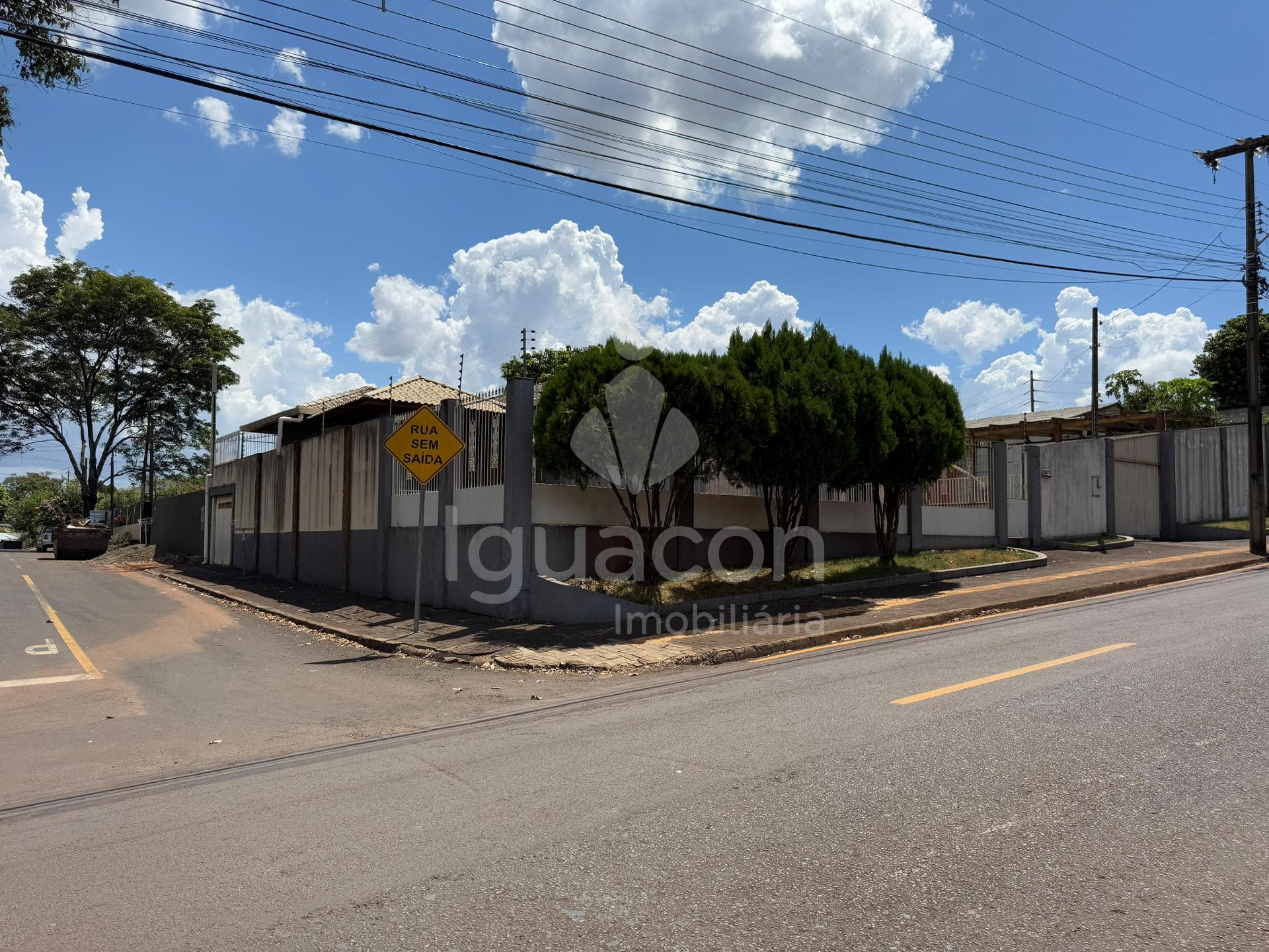 Casa com 02 Suítes e 01 Dormitório no Bairro Jardim Alice
