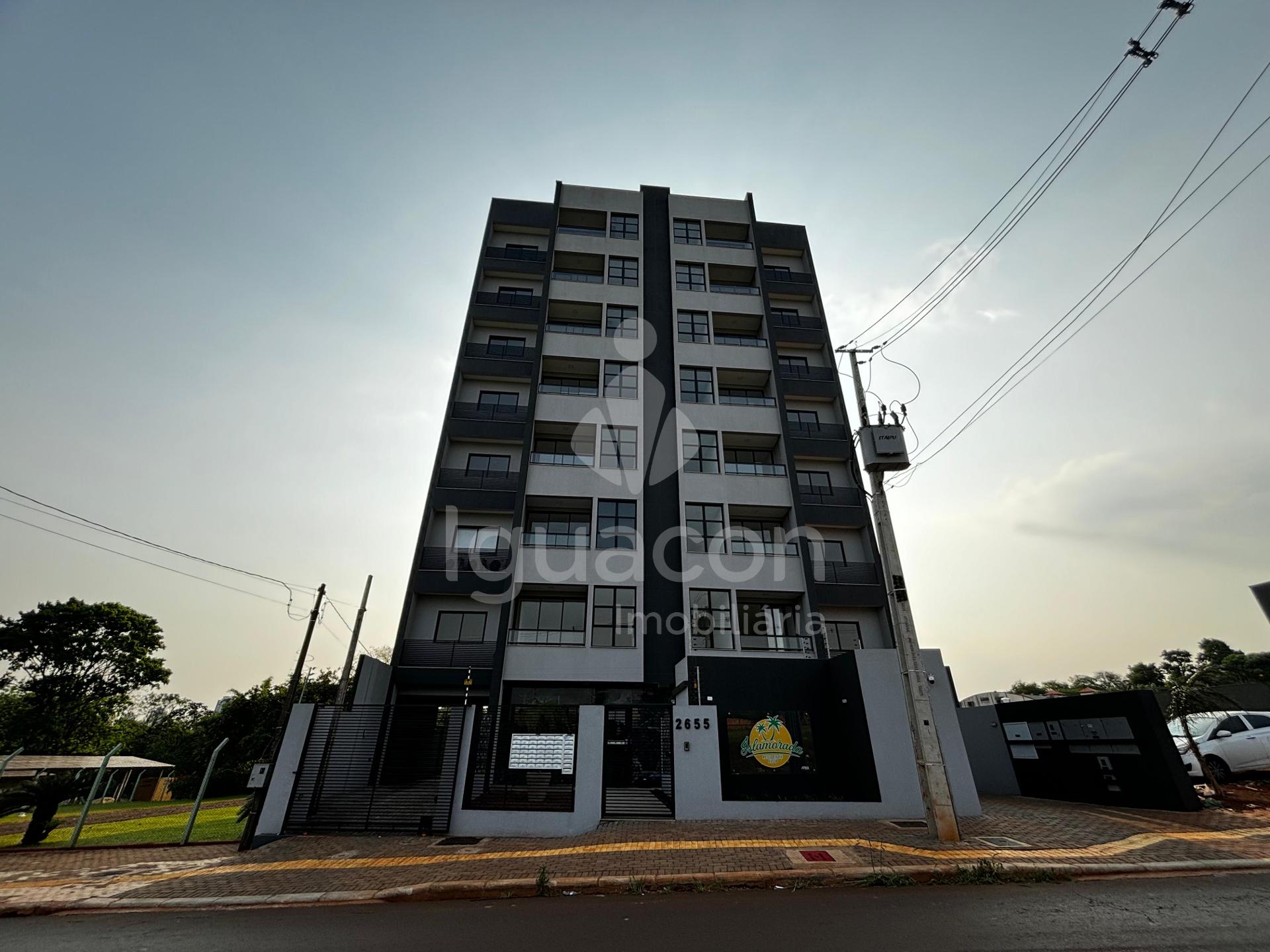 Apartamento com 03 Dormitórios sendo 02 Suites e Churrasqueira...