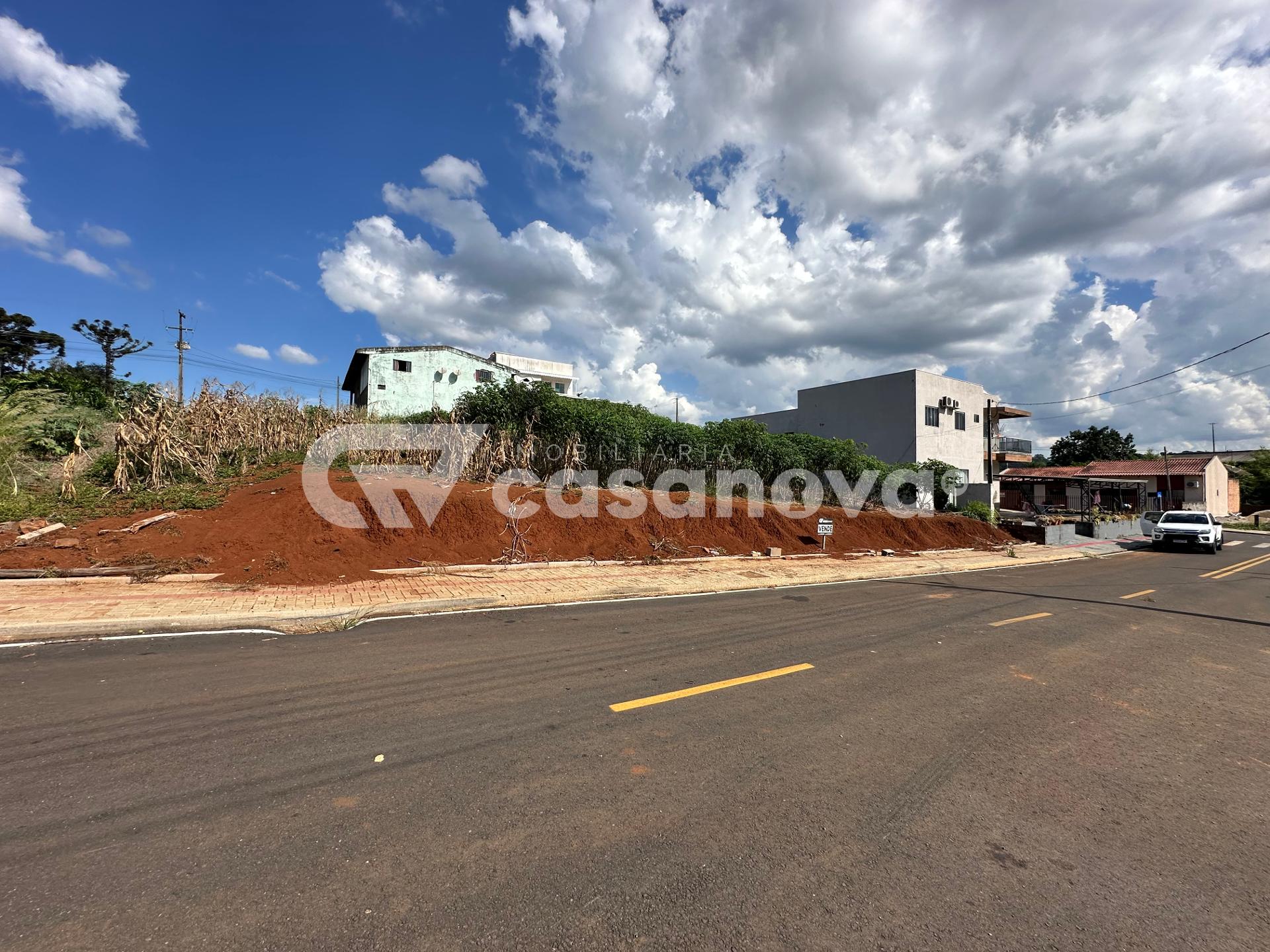 Terreno localizado à uma quadra da Avenida Atílio Fontana - Fr...