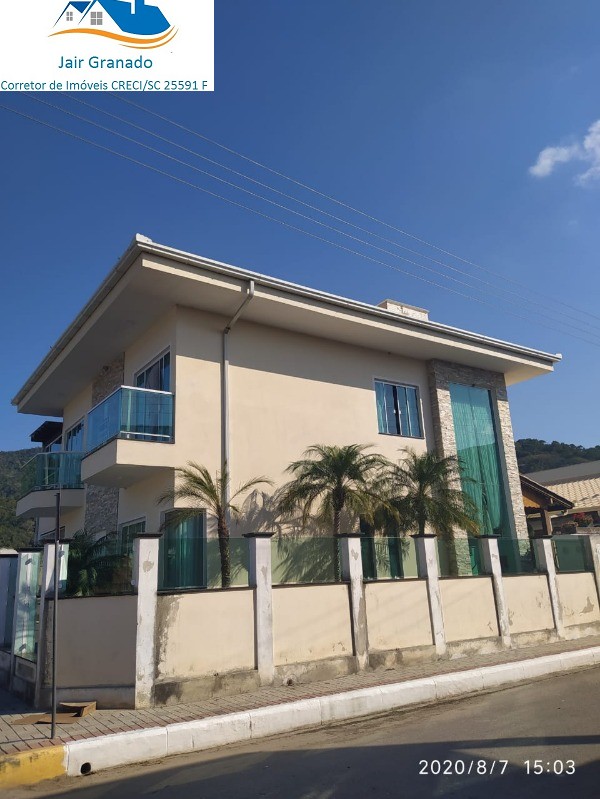 Linda Casa Alto Padrão em Balneário Camboriú no bairro Nova Esperança