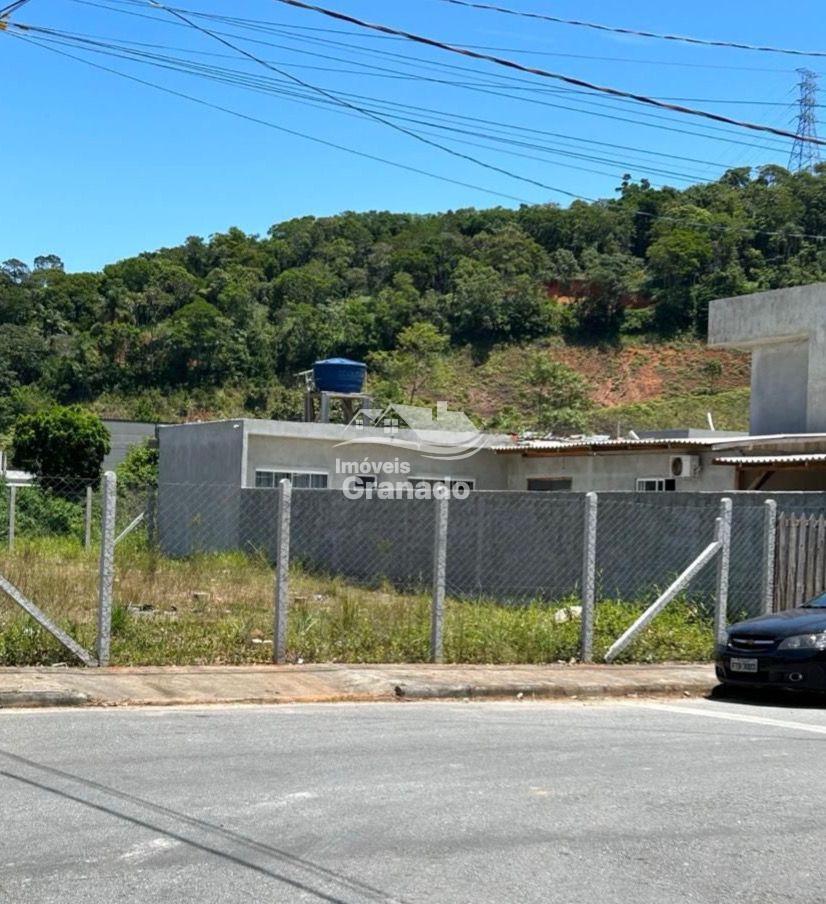 Terreno 327,78m  à venda no bairro Rio Pequeno em CAMBORIU - SC