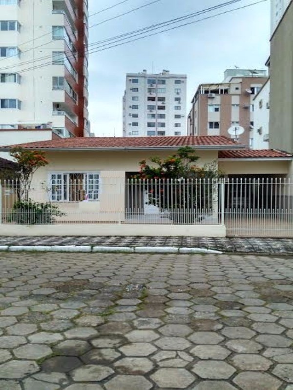 Casa com 4 dormitórios à venda,250.00 m , CENTRO, BALNEARIO CAMBORIU - SC