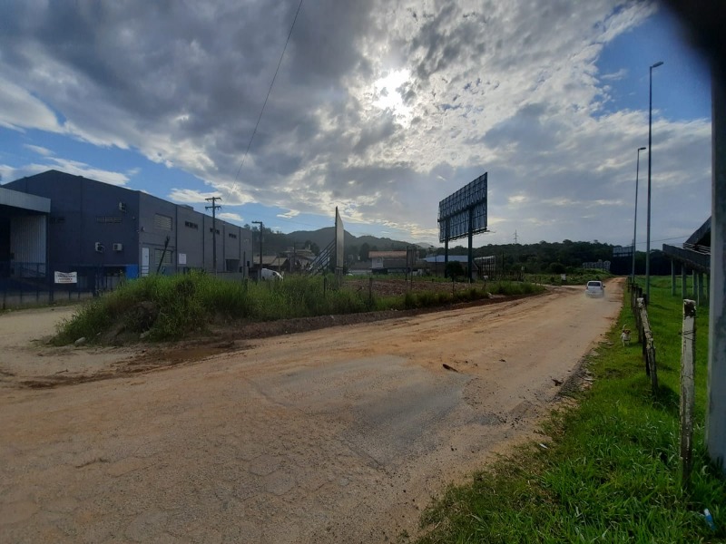 Amplo Terreno em Camboriú, excelente oportunidade próximo a BR 10.