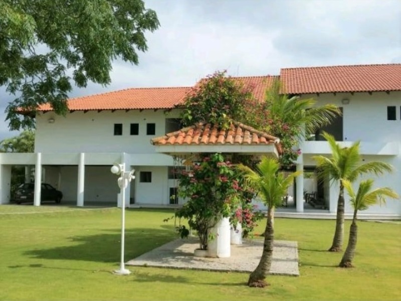 Casa com 10 dormitórios à venda,3500.00 m , CAMBORIU - SC