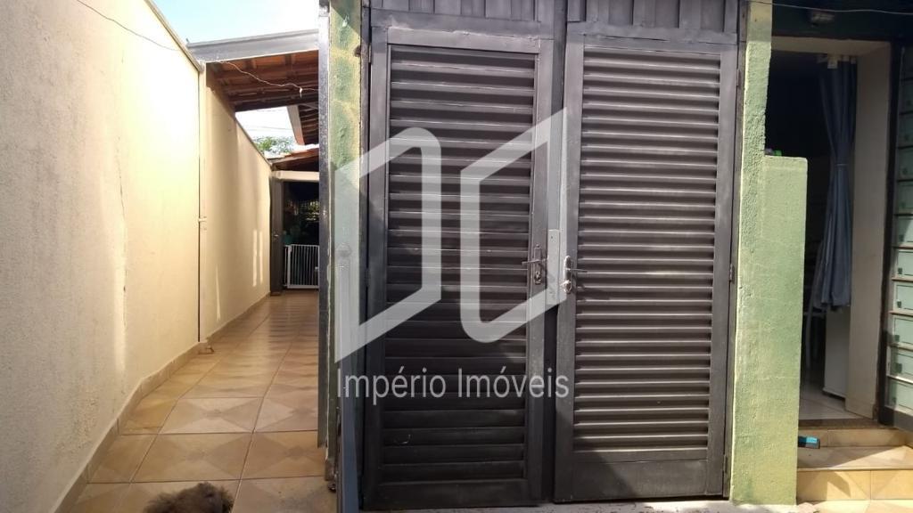 Casa à venda com 3 quartos, 179m² - Foto 3