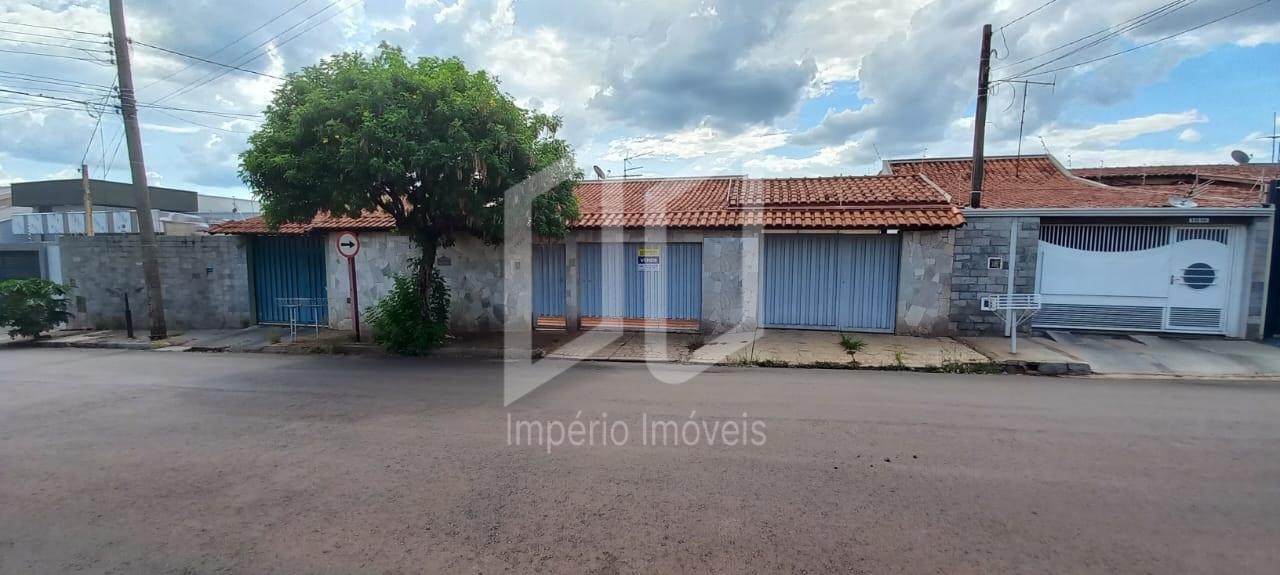 Casa à venda, 4 Quartos, 2 Suítes, Piscina, Churrasqueira, Vil...