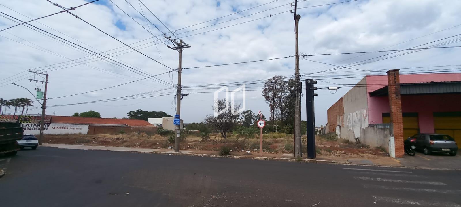 Terreno à venda, 2.447 m , Av. João Batista de Oliveira, Vila ...