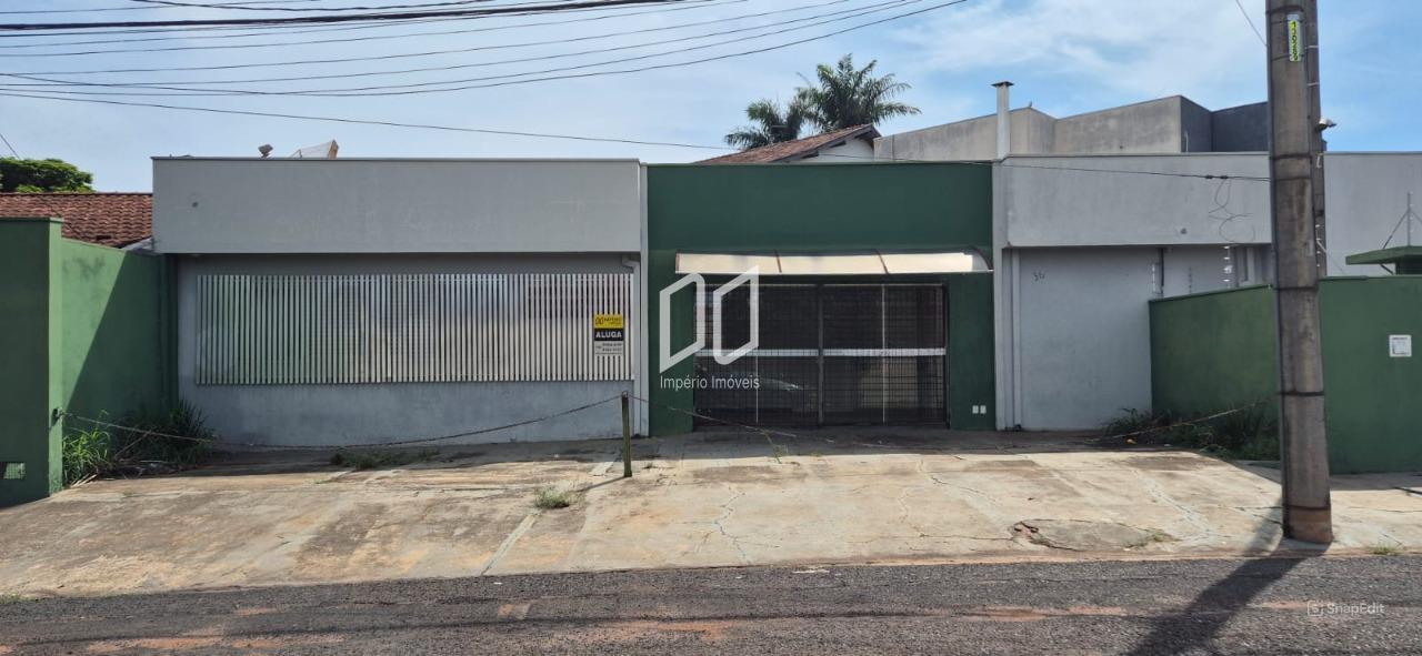 Casa para alugar com 4 quartos, 251m² - Foto 1