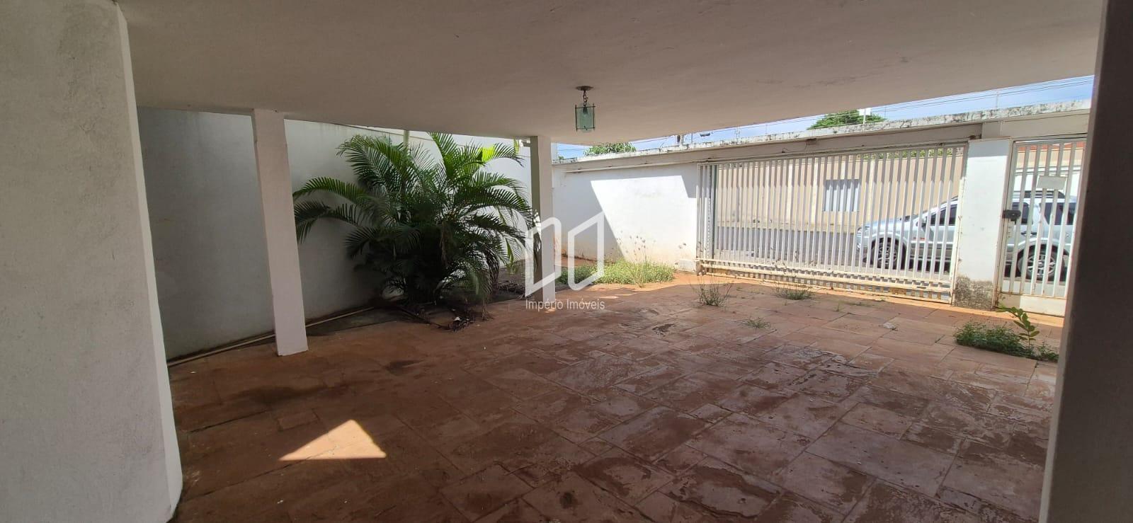 Casa para alugar com 4 quartos, 251m² - Foto 9