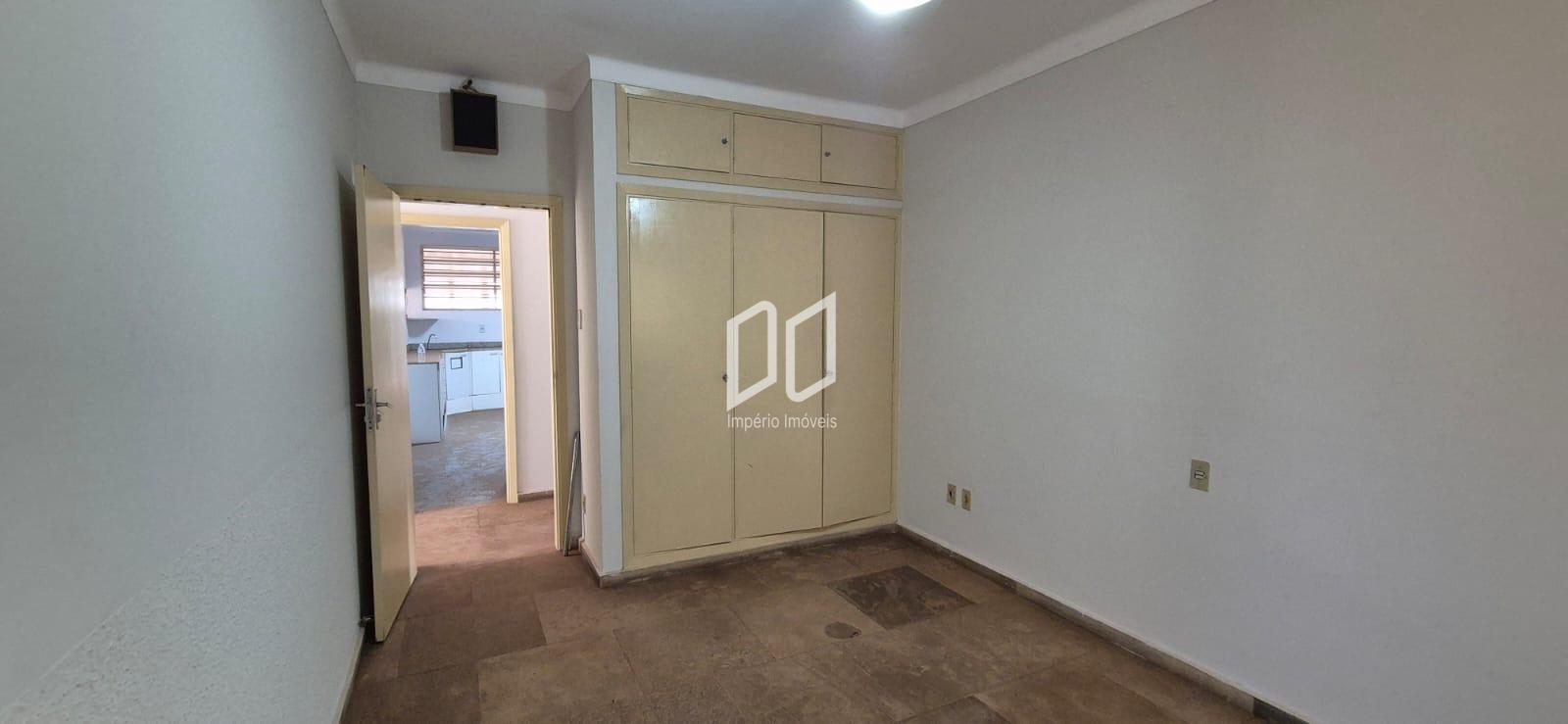 Casa para alugar com 4 quartos, 251m² - Foto 24