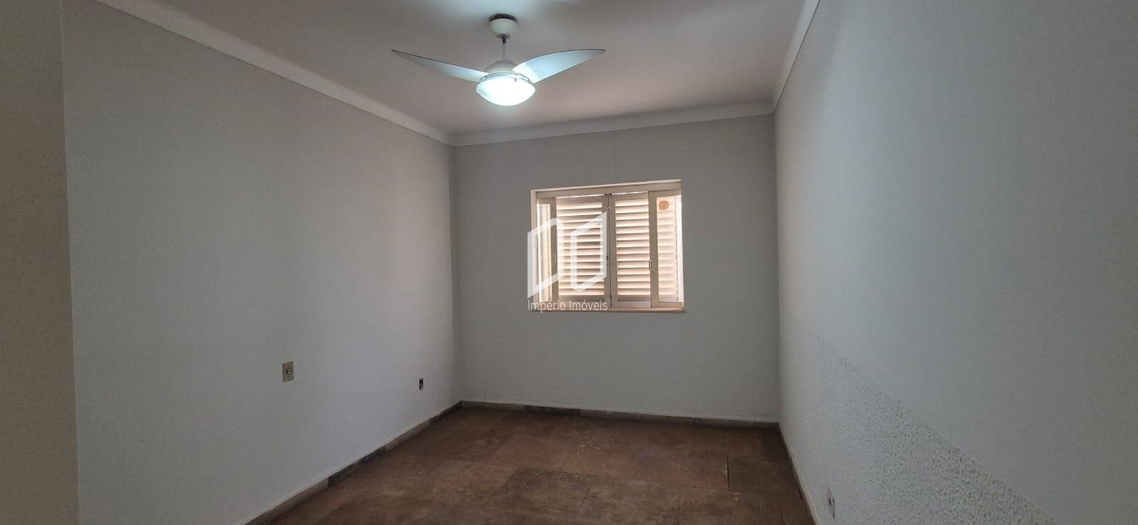 Casa para alugar com 4 quartos, 251m² - Foto 25