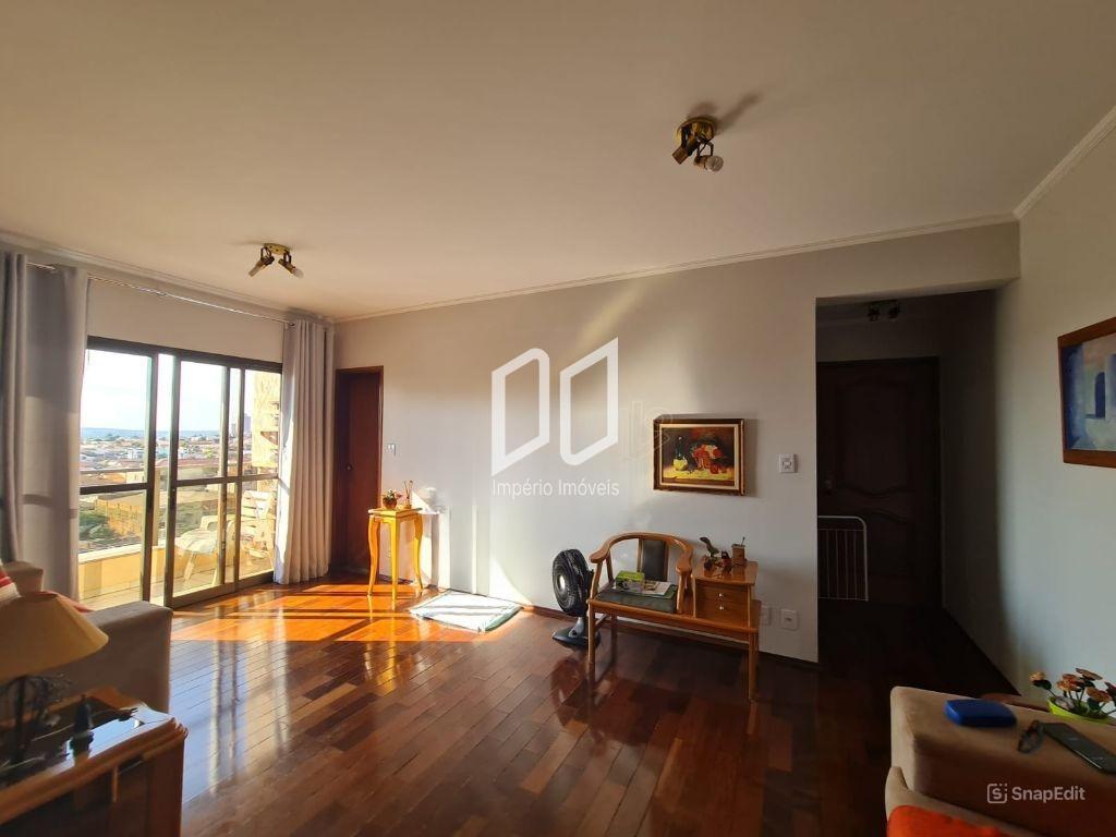 Apartamento à venda com 3 quartos, 140m² - Foto 2