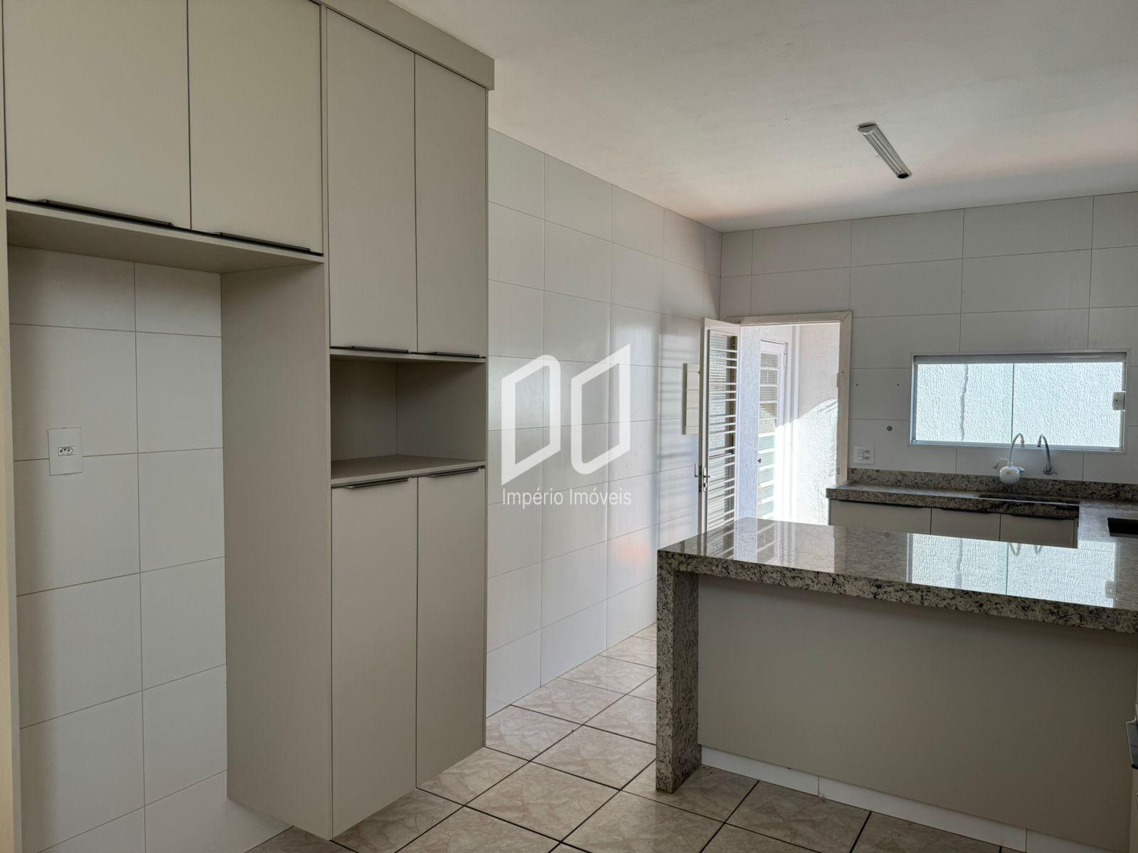 Casa à venda com 3 quartos, 322m² - Foto 7