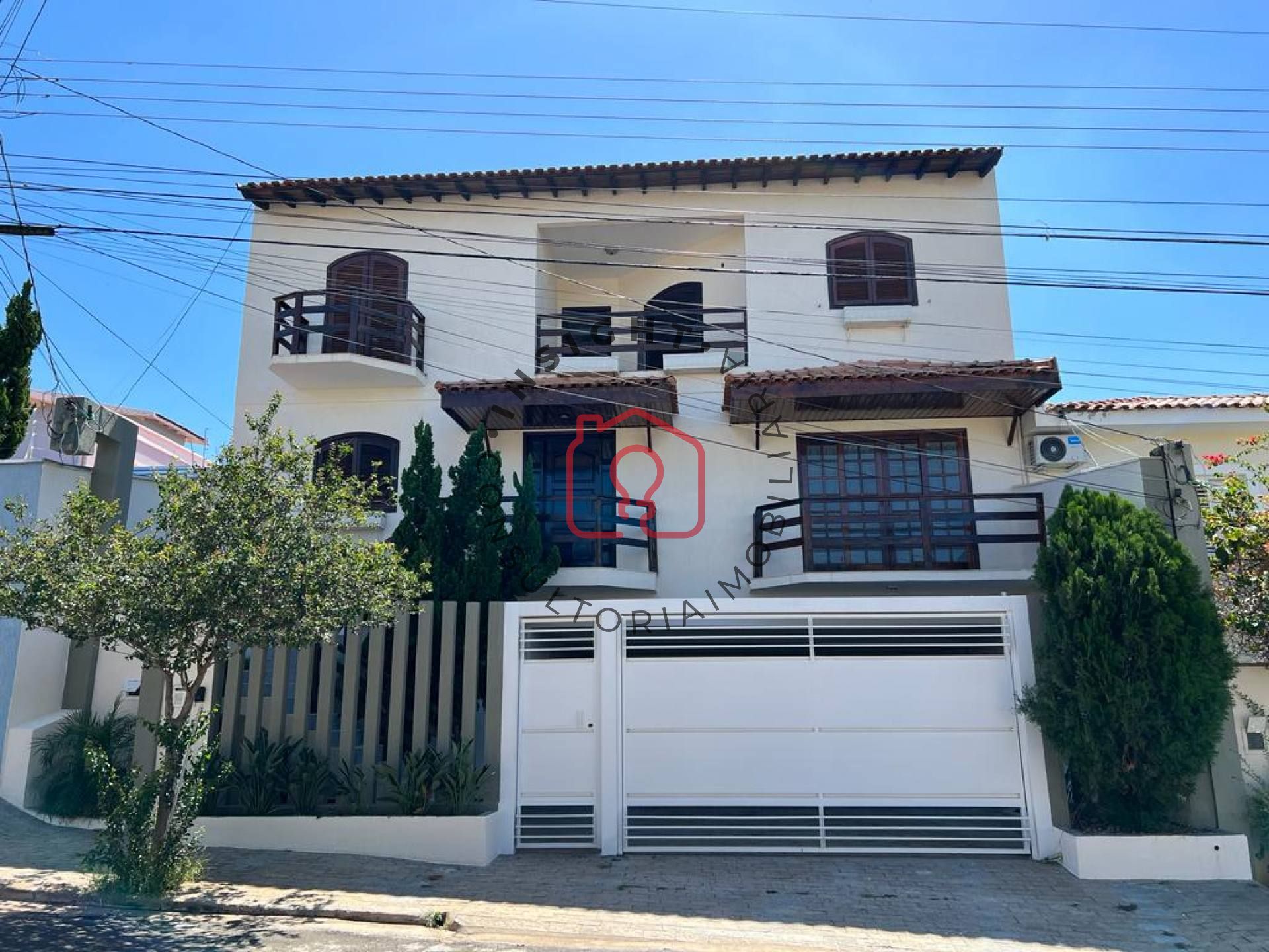 Casa Para Alugar com 3 quartos sendo 3 su?tes no bairro Jardim...