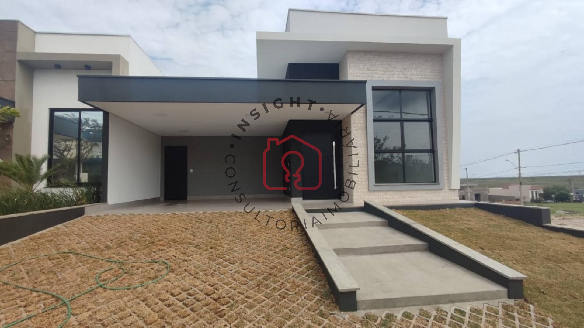 Casa Para Vender com 3 quartos sendo 1 su?tes no condom?nio Ve...