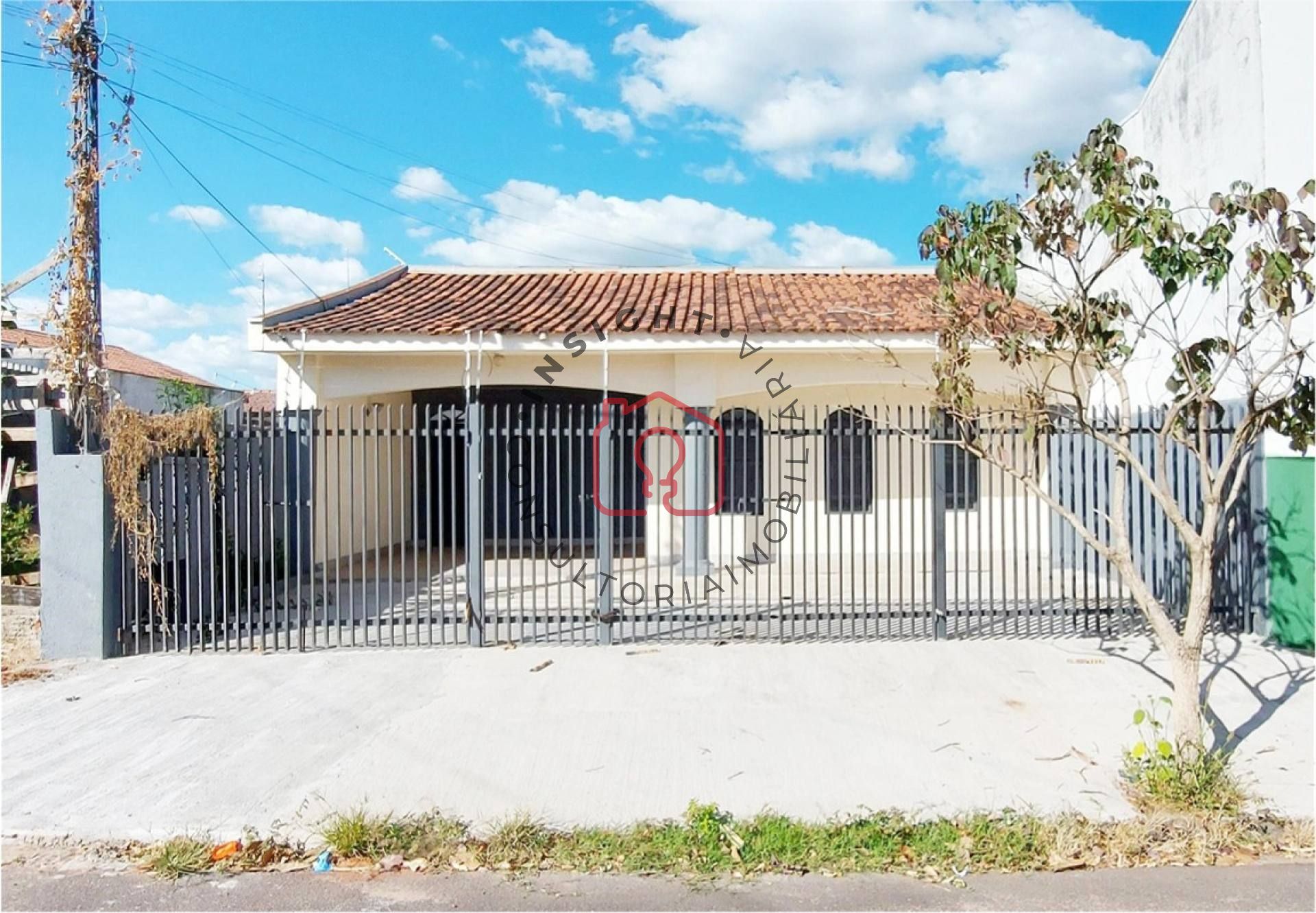 Casa Para Venda com 03 quartos 1 su?te no Jardim Vitoria