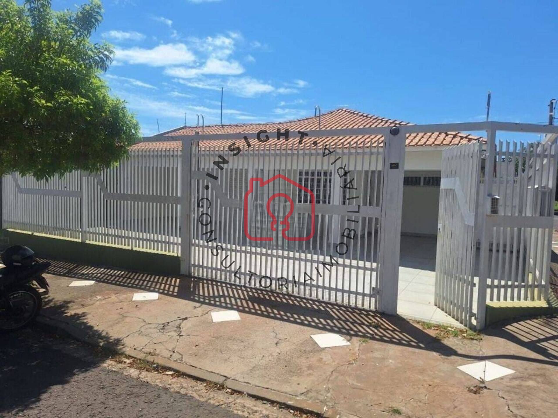 Casa Para Alugar com 3 quartos 1 su?te no bairro Aeroporto em ...