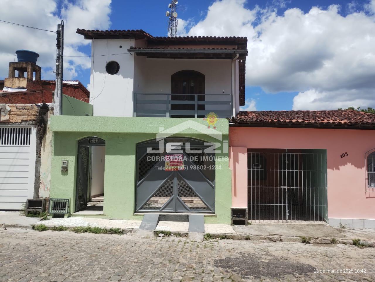 Casa para vender de laje, bem localizada na Praça Kennedy, Ala...