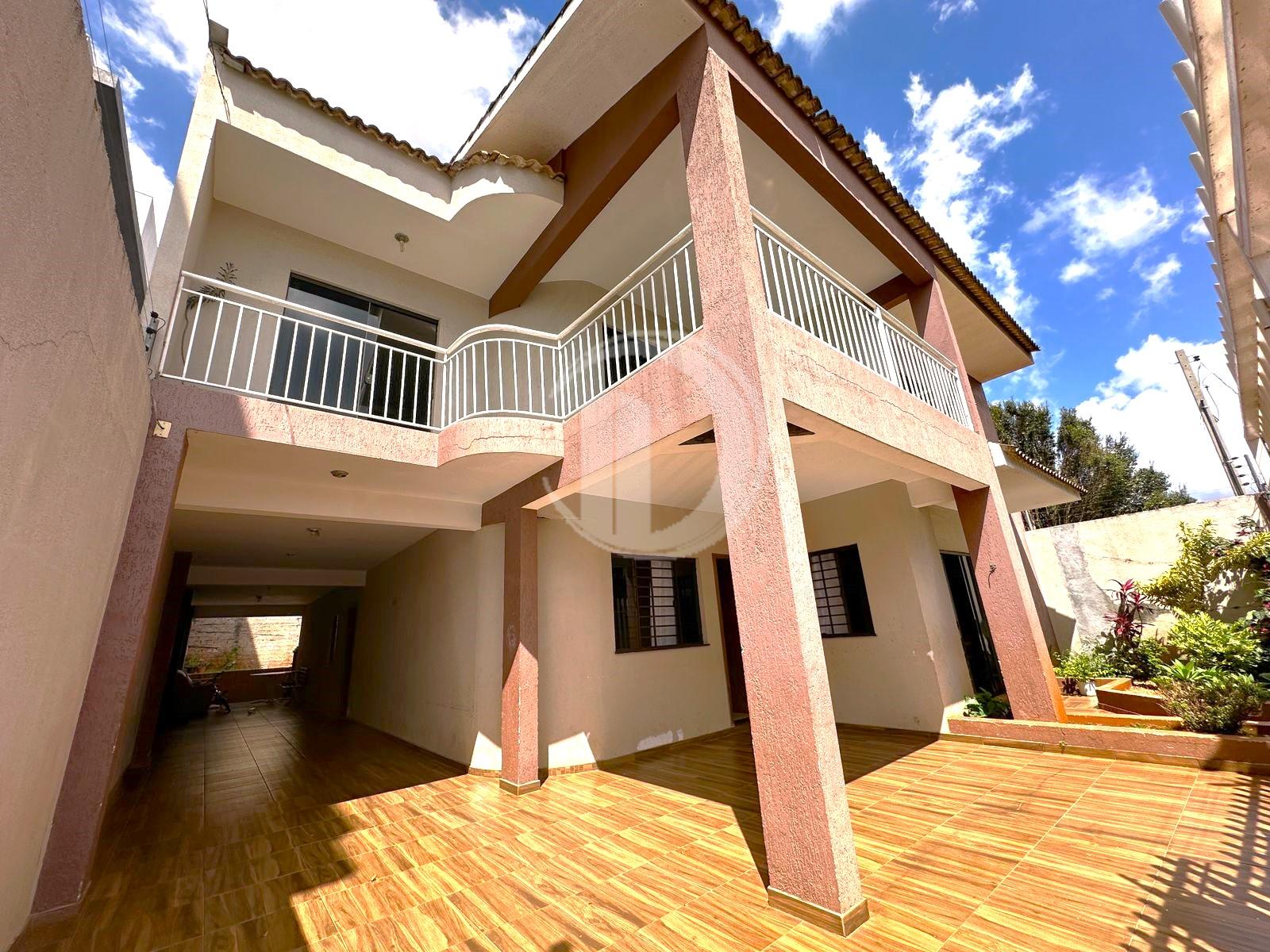 SOBRADO À VENDA NO BAIRRO COQUEIRAL - IDEAL PARA RESIDÊNCIA OU...