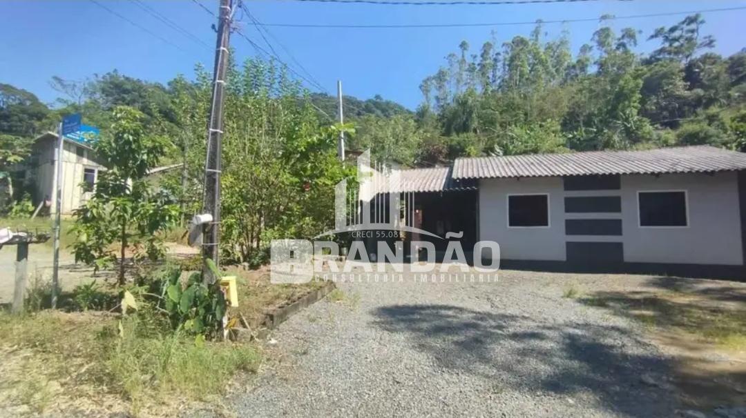 Casa de alvenaria em Schroeder 01 com dois quartos e terreno com 444 m2