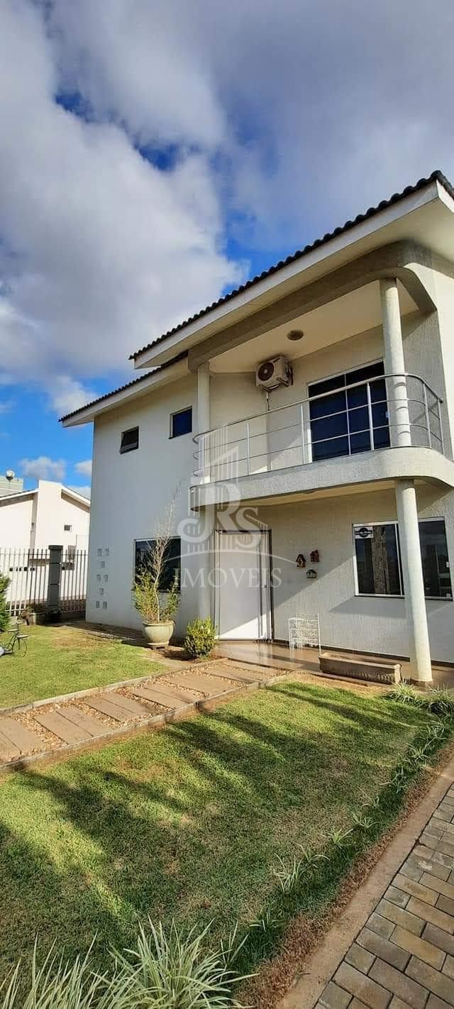 Casa Alto Padrão á Venda, Localizado no bairro  Cristo Rei, FR...