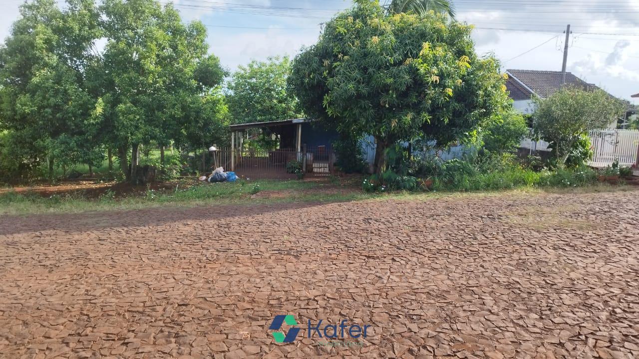 CASA , BAIRRO SÃO CRISTÓVÃO, CAPANEMA - PR