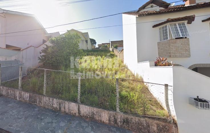 Lote à venda com 360 metros em Aclive no Jardim Santo Antônio