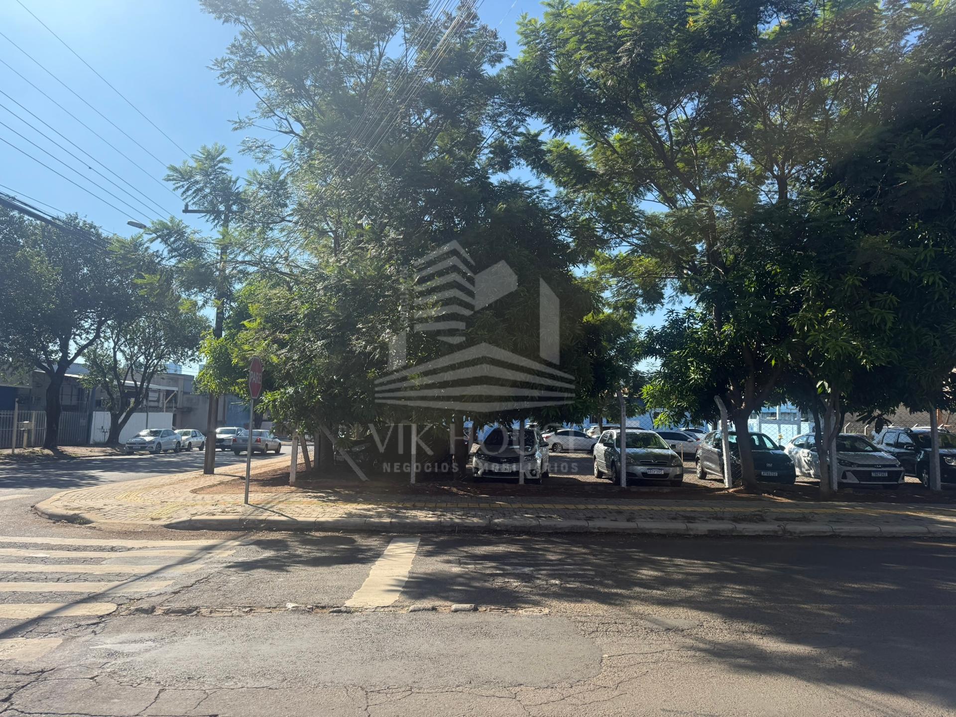 Terreno Comercial de esquina à venda na Avenida Jose Maria de Brito