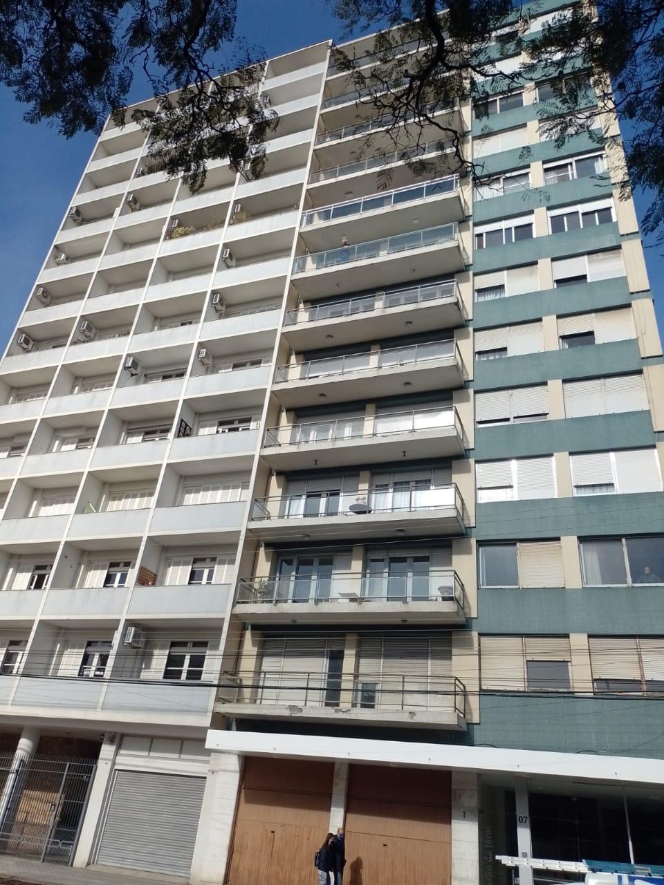 Apartamento à venda, 2 dormitórios, Praça Cel. Pedro Osório, Centro, PELOTAS/RS