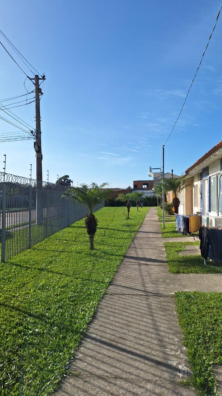 Casa à venda com dois dormitórios em condomínio fechado, PELOTAS - RS