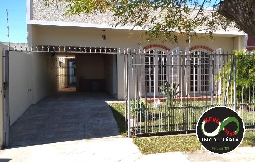 Excelente casa à venda, três dormitórios, proximidades Dom Joaquim, PELOTAS - RS