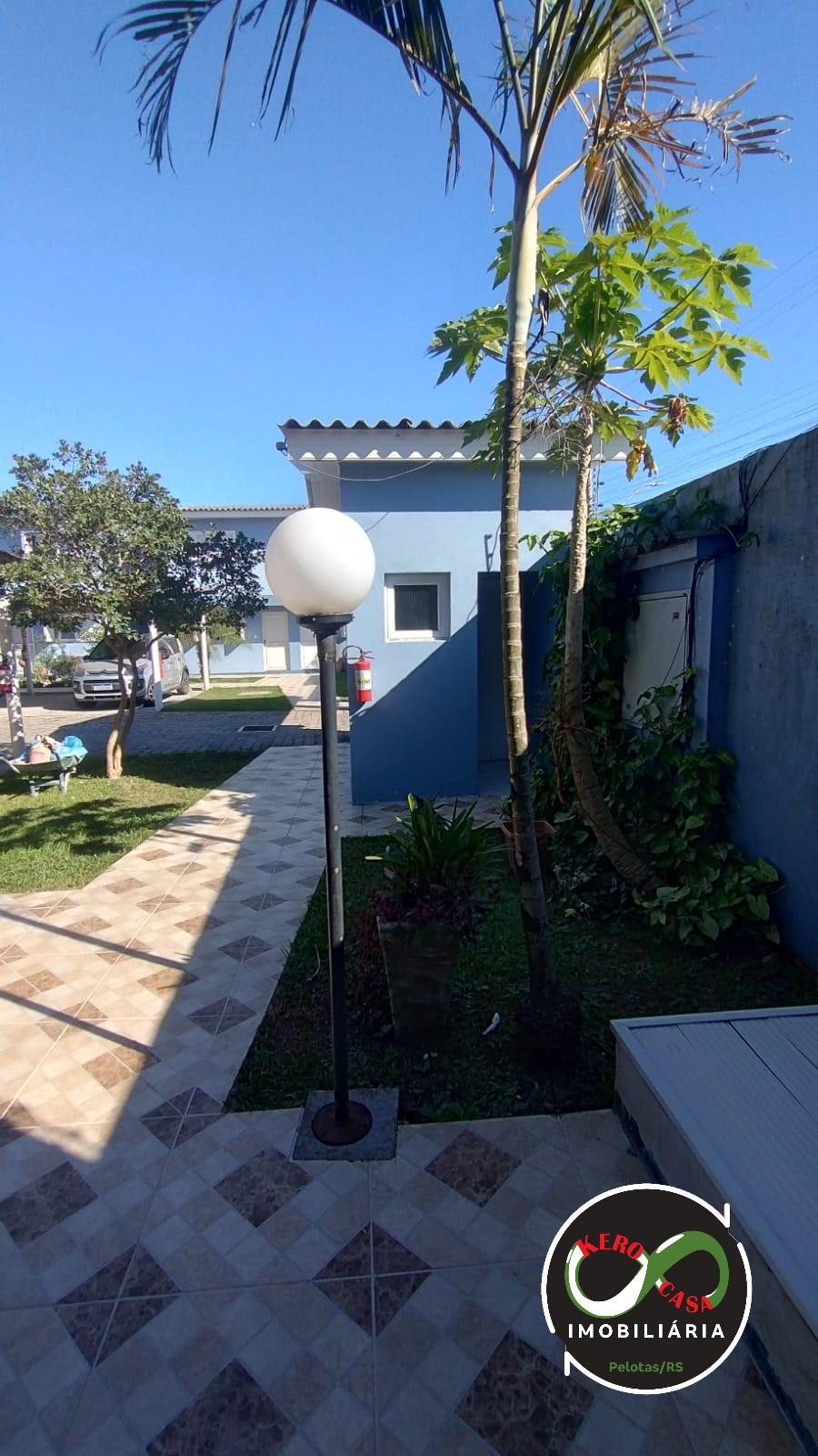 Sobrado à venda, dois dormitórios, Residencial Treviso, Três Vendas, PELOTAS RS