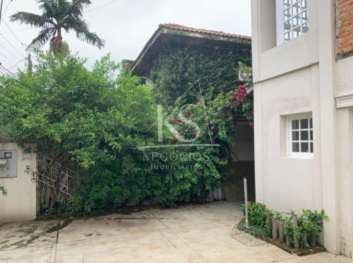 Bela Casa 220 metros  3 dormitórios