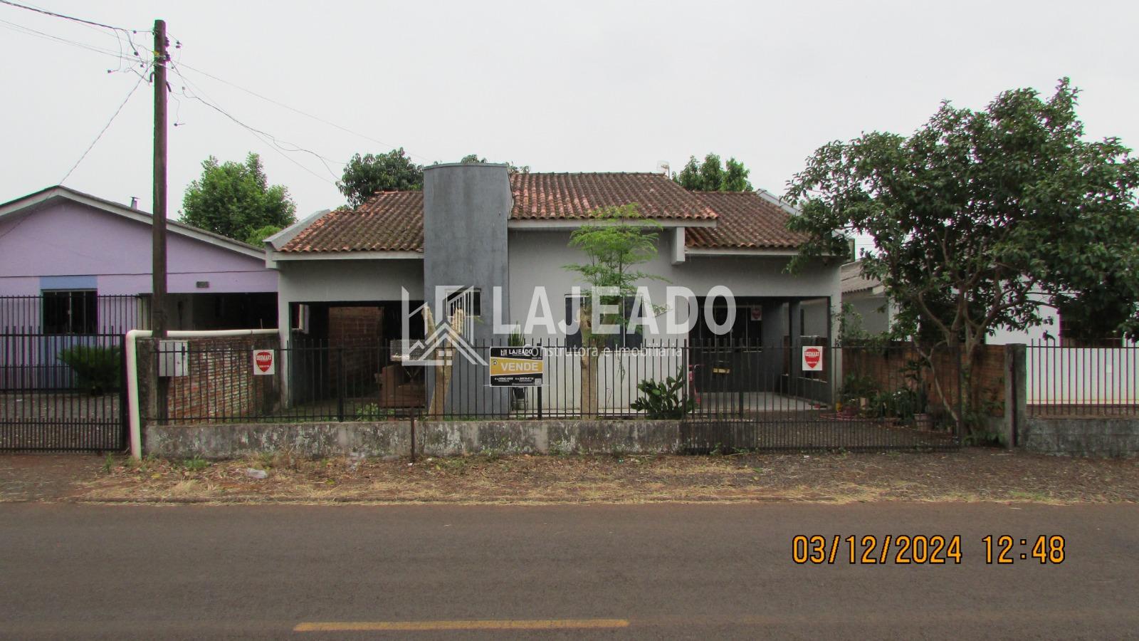 VENDE-SE CASA , LOCALIZADA NO BAIRRO SANTA LUZIA, DOIS VIZINHO...