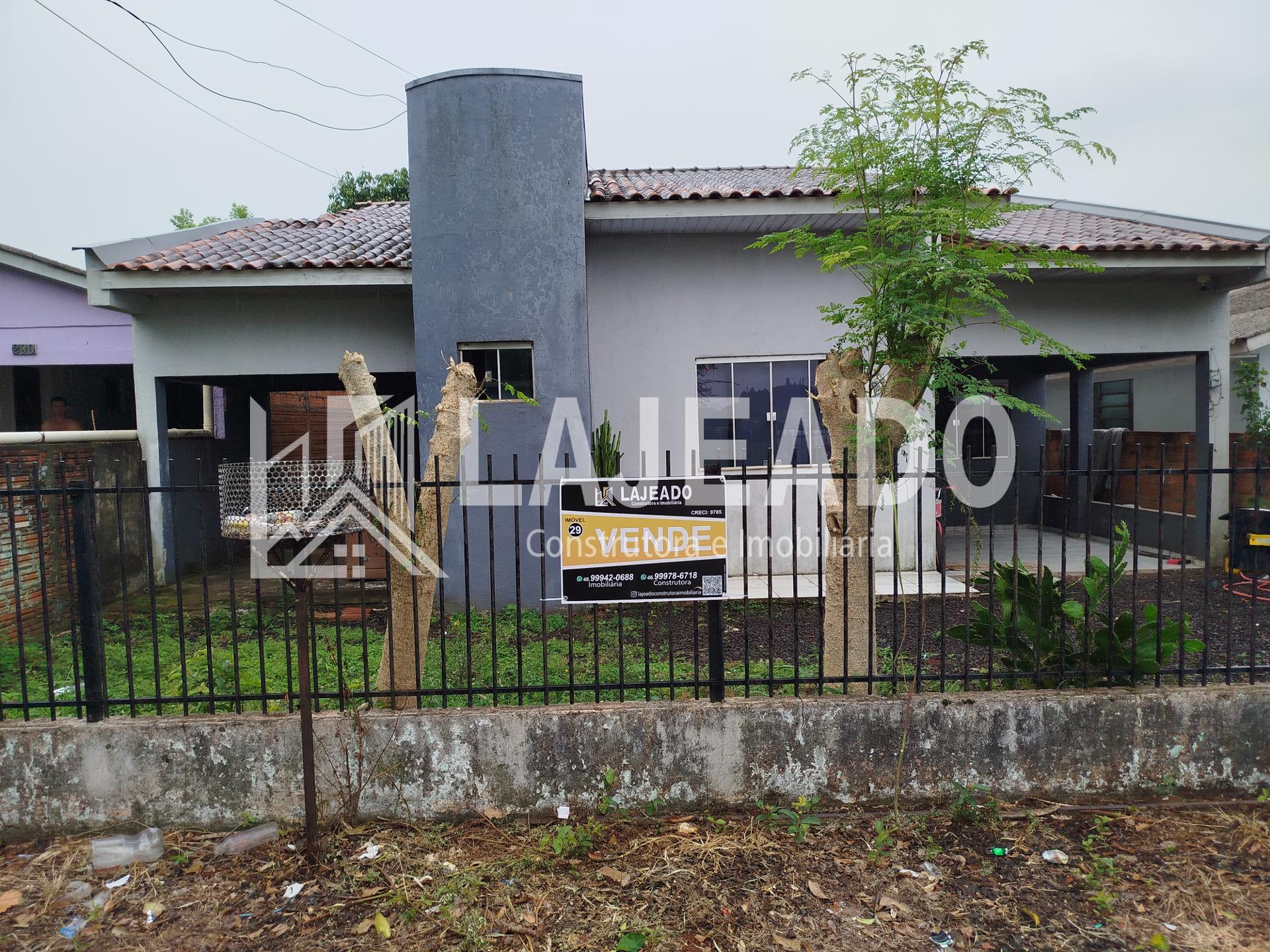 VENDE-SE CASA , LOCALIZADA NO BAIRRO SANTA LUZIA, DOIS VIZINHO...