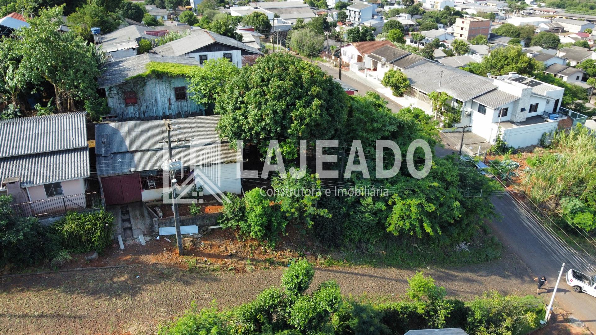 VENDE-SE LOTE  LOCALIZADO NO BAIRRO SAGRADA FAMILIA, DOIS VIZI...