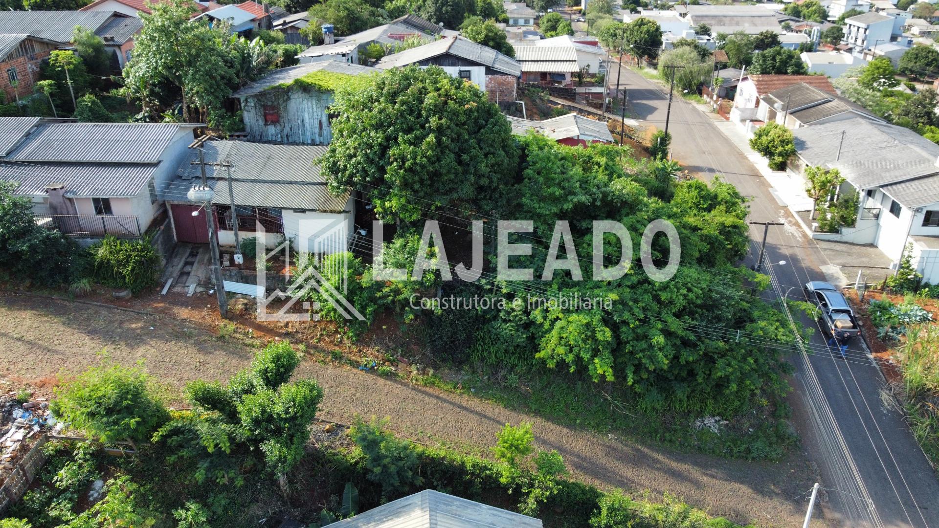 VENDE-SE LOTE  LOCALIZADO NO BAIRRO SAGRADA FAMILIA, DOIS VIZI...