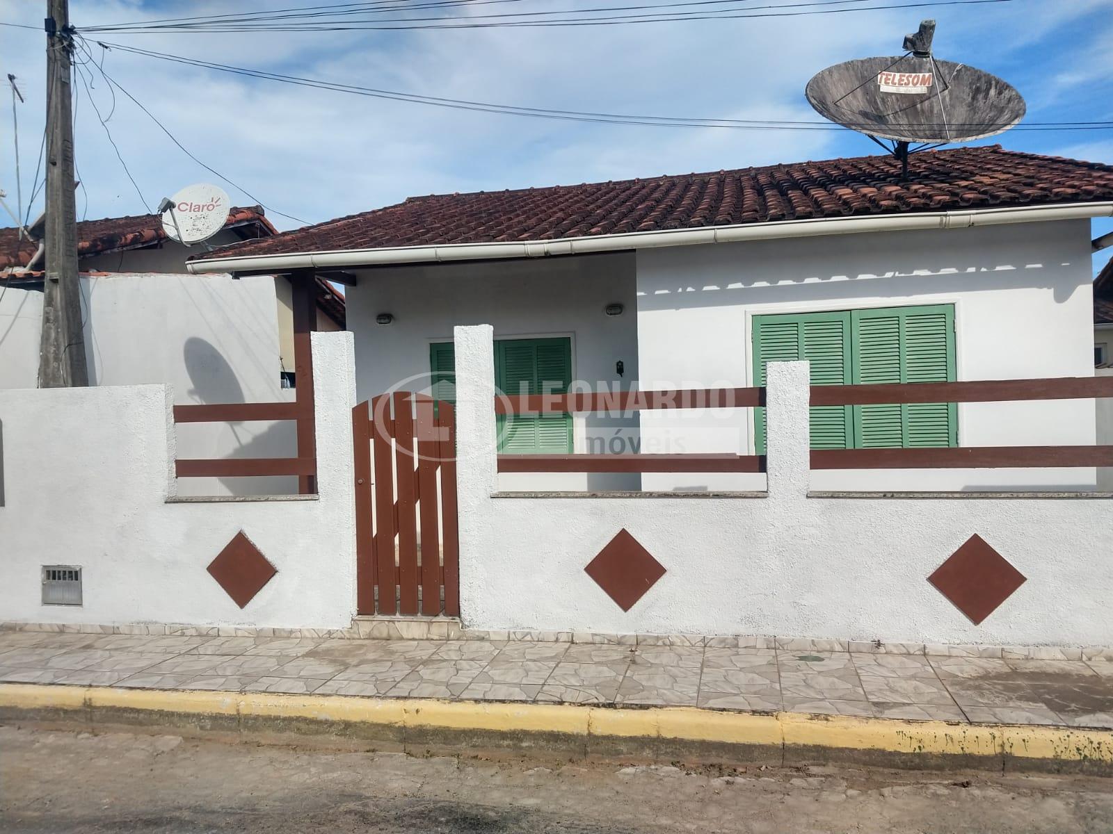 CASA A VENDA, TRES VENDAS, EM CONDOMINIO FECHADO  ARARUAMA - RJ