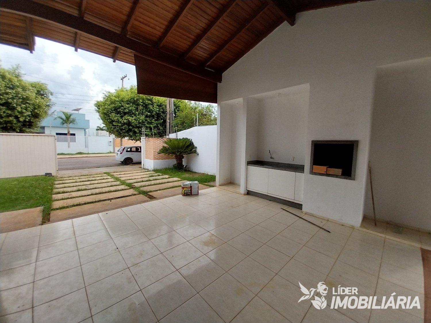 CASA À VENDA BAIRRO PARQUE DAS EMAS
