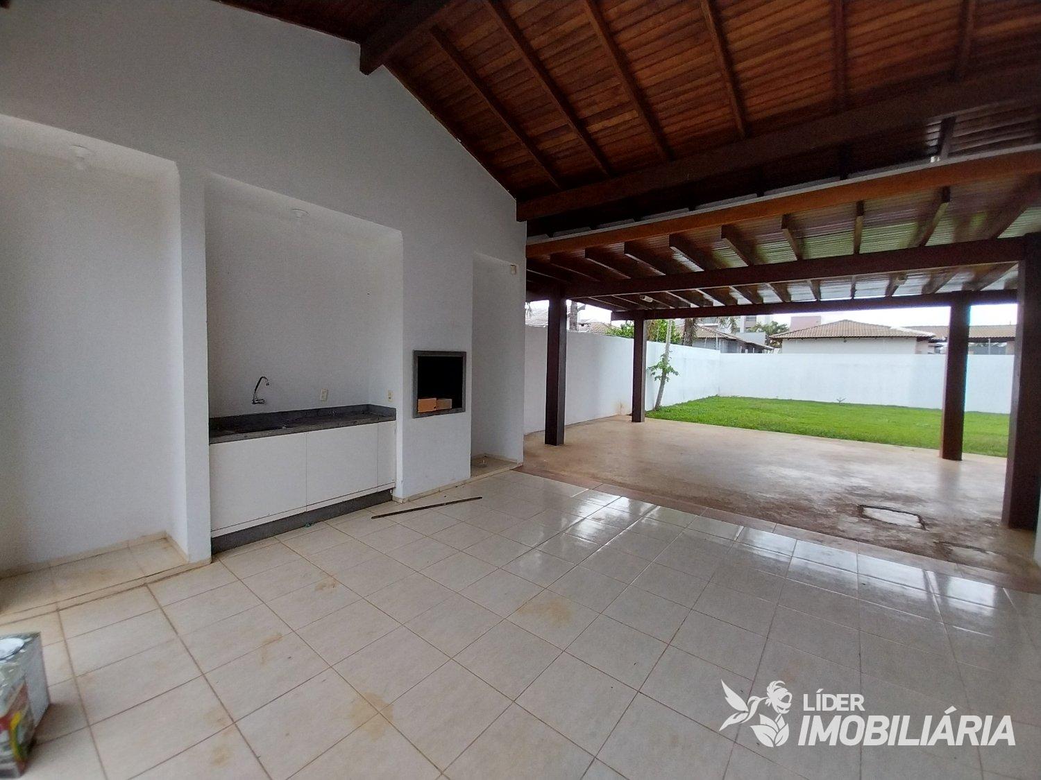 CASA À VENDA BAIRRO PARQUE DAS EMAS