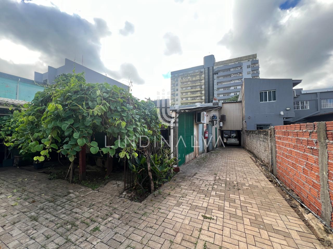 Terreno em Avenida no Centro de Foz do Iguaçu, com 900 m 