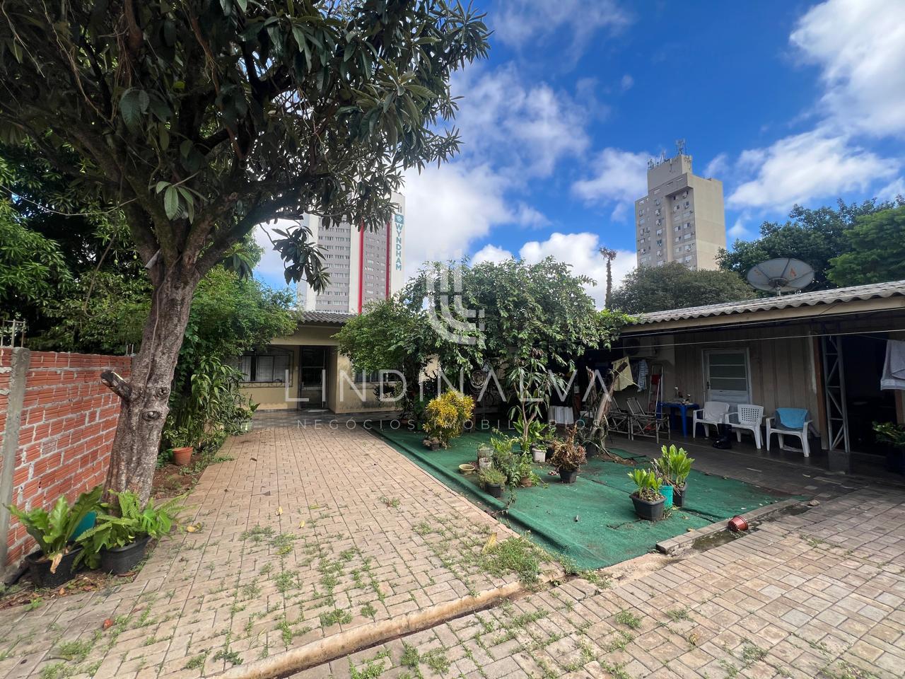 Terreno em Avenida no Centro de Foz do Iguaçu, com 900 m 