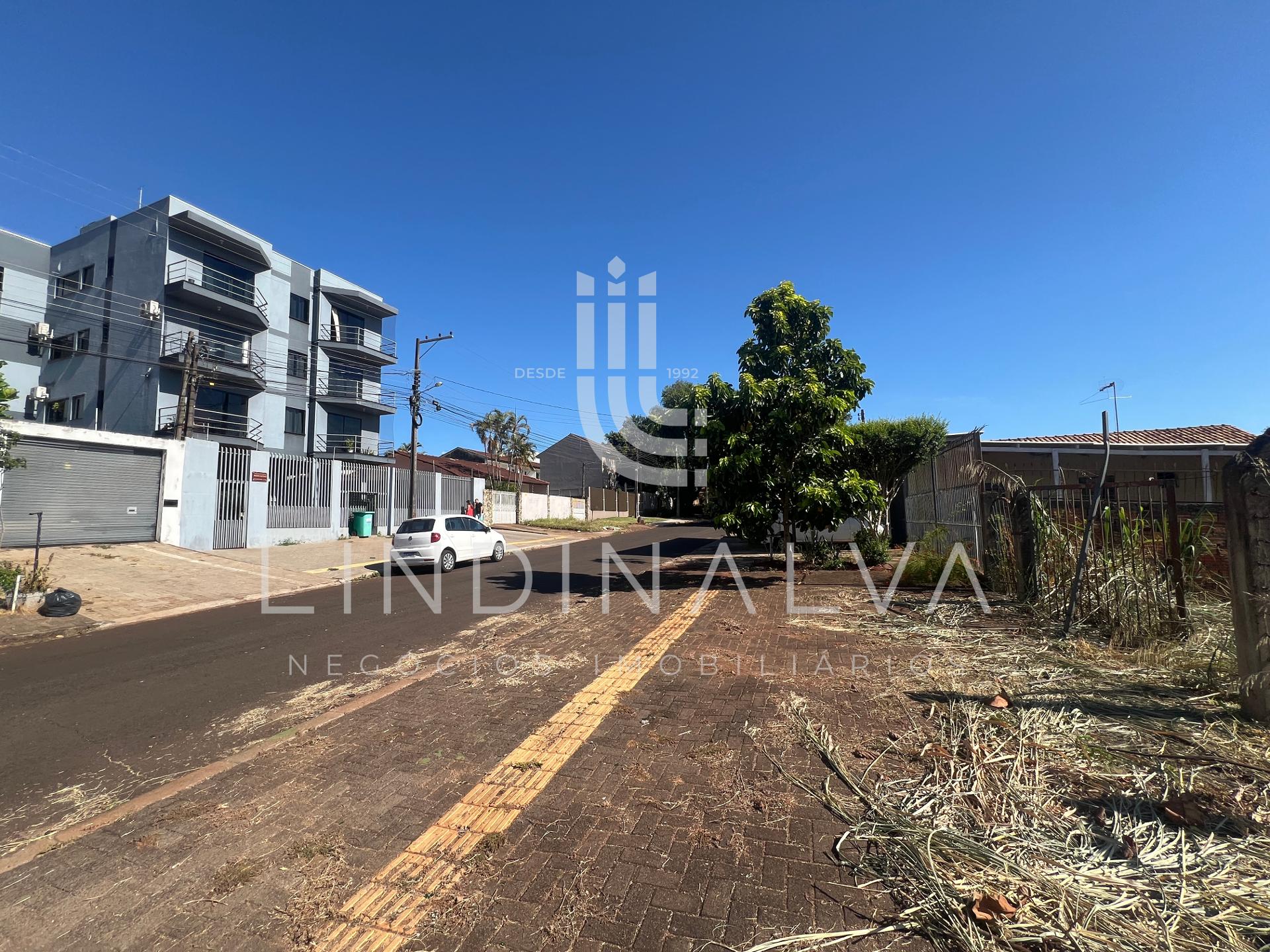 Terreno de esquina na Vila Maracanã com 1350 m2 - sobe até 40 ...