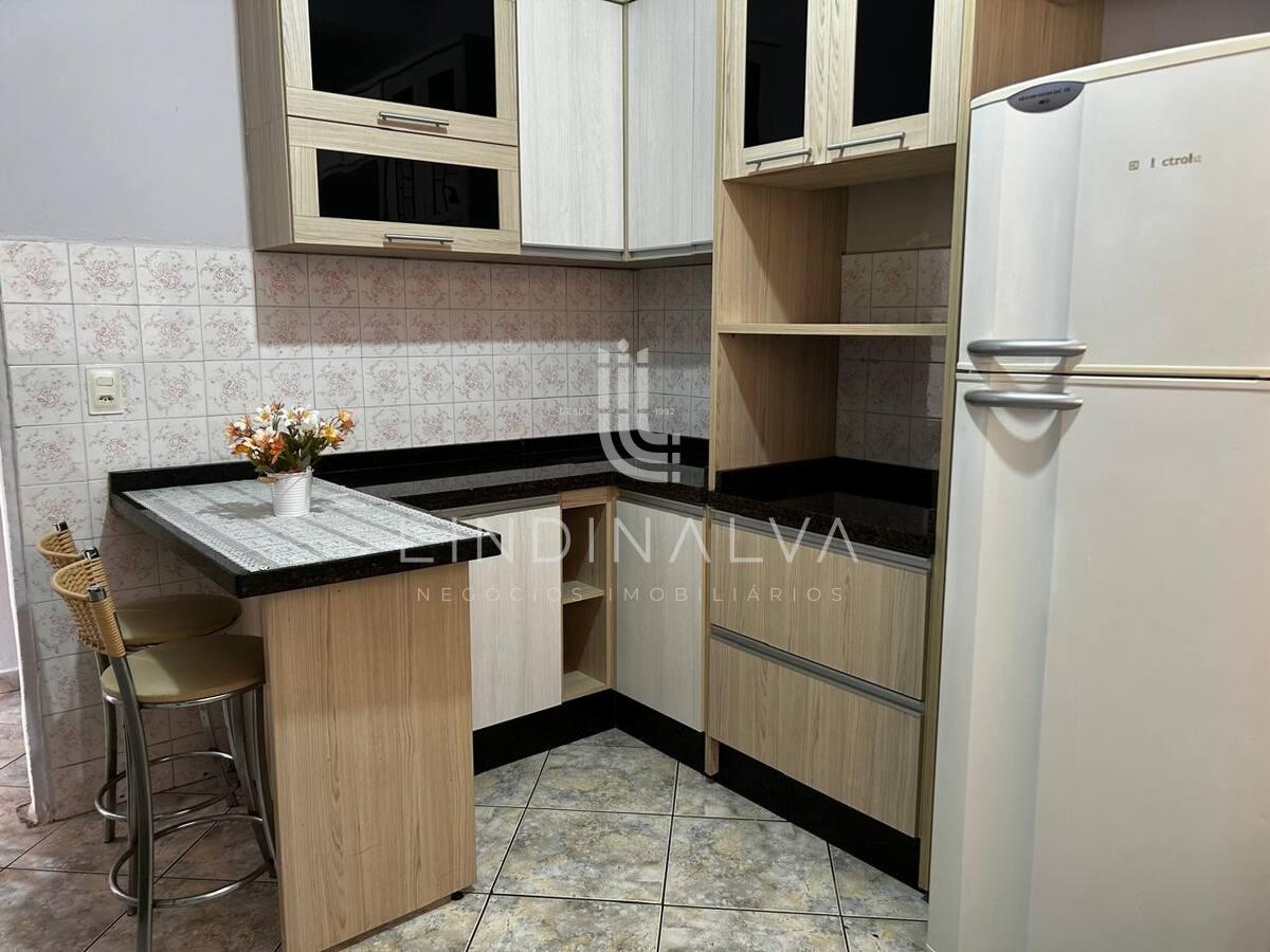 Apartamento Térreo Mobiliado à venda no Edifício Maria Rosa, F...